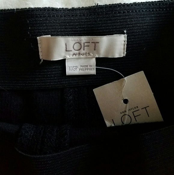****SOLD***** (NWT) LOFT skirt - Picture 4 of 4